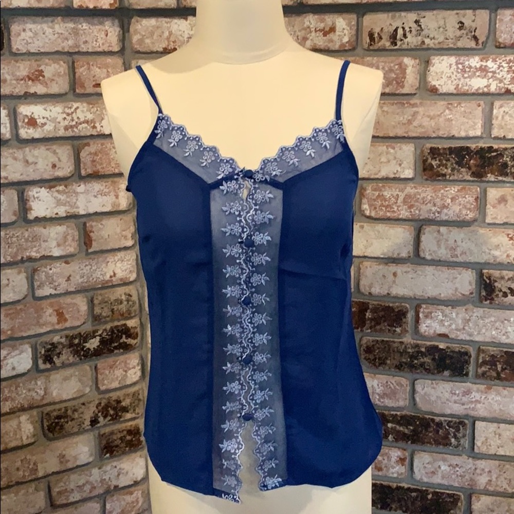 🎉 Blue button front tank top - Picture 2 of 3